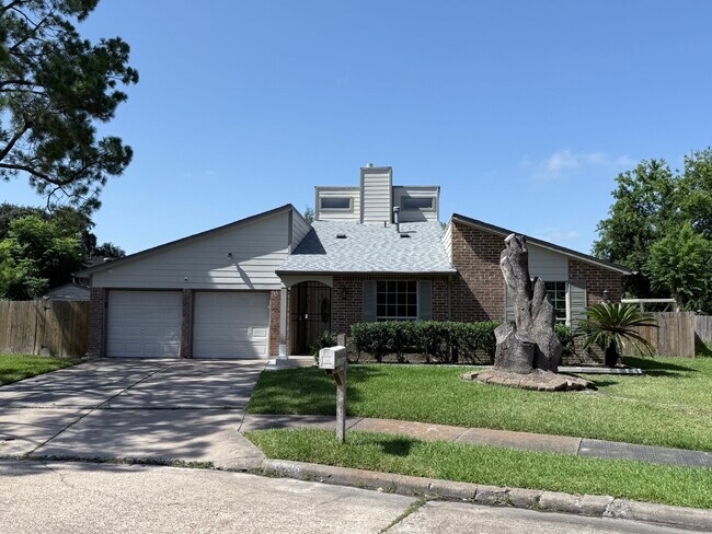 4006 Cedar Ridge Ct in Houston, TX - Building Photo - Building Photo