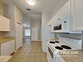 9303 27th Ave E in Palmetto, FL - Building Photo - Building Photo