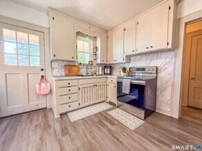 14 Pease Ave in Middletown, CT - Building Photo - Building Photo