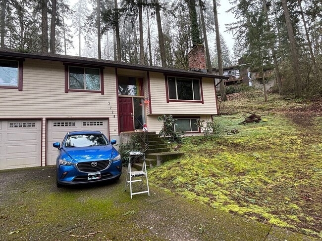 property at 2728 Timberline Dr