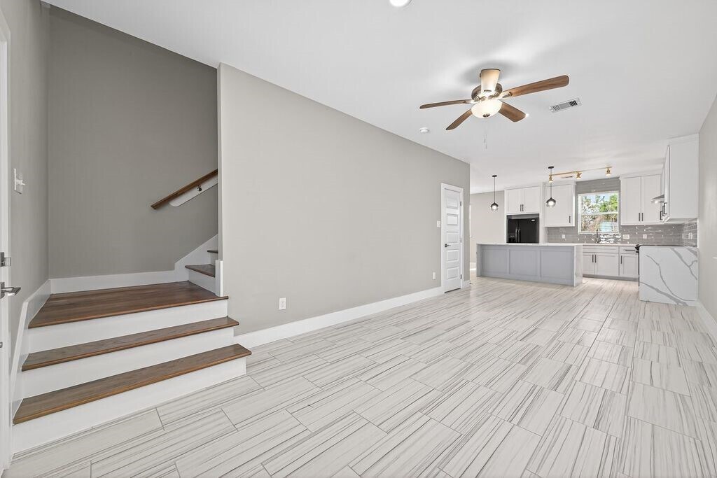 2053 Rd 5707 in Cleveland, TX - Building Photo