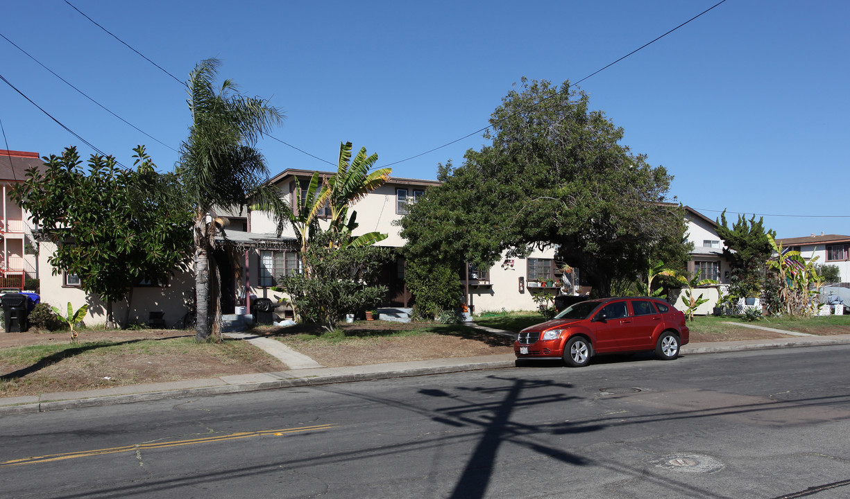 7104-7114 Tait St in San Diego, CA - Building Photo