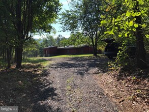 2295 Mountain Run Rd in Berkeley Springs, WV - Building Photo - Building Photo