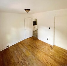 4 Dowd Ave in Canton, CT - Building Photo - Building Photo