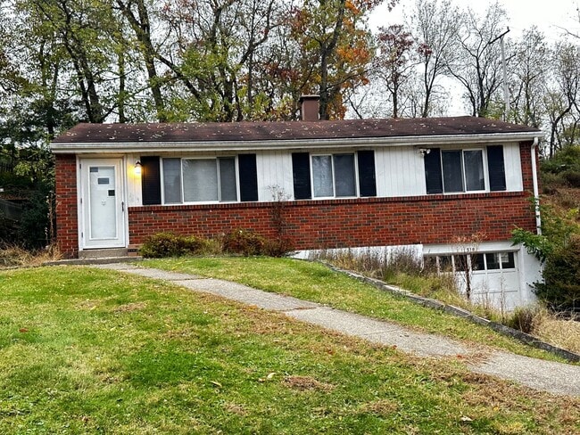 510 Aura Dr in Monroeville, PA - Foto de edificio - Building Photo