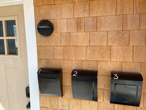41 School St, Unit 1 in Gloucester, MA - Foto de edificio - Building Photo