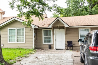 304 Truman St,, Unit B in Houston, TX - Foto de edificio - Building Photo