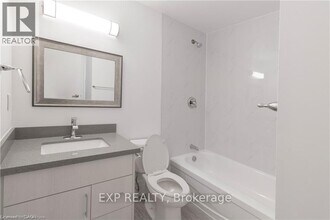 4422 Huron St in Niagara Falls, ON - Building Photo - Building Photo