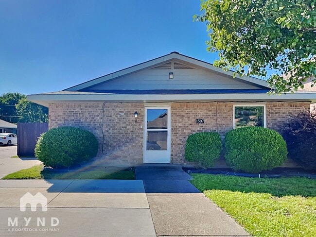property at 1507 Cardinal Dr