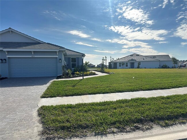 8077 Moonbeam Ave in Sarasota, FL - Building Photo - Building Photo