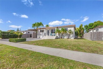 7915 SW 23rd St in Miami, FL - Building Photo - Building Photo