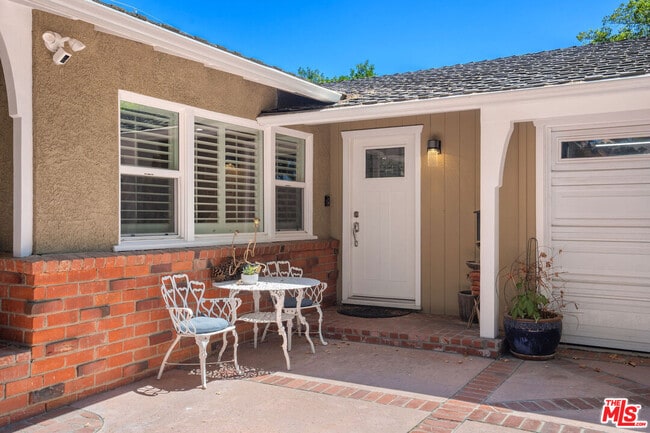5146 Topanga Canyon Blvd in Los Angeles, CA - Building Photo - Building Photo