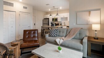 5885 Lakehurst Dr, Unit 1345 in Orlando, FL - Building Photo