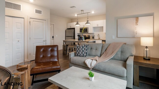 5885 Lakehurst Dr, Unit 1345