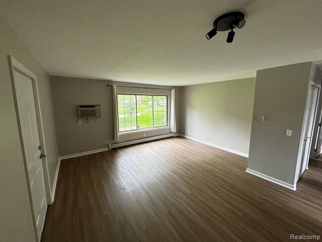 454 Romeo Rd in Rochester, MI - Building Photo - Building Photo