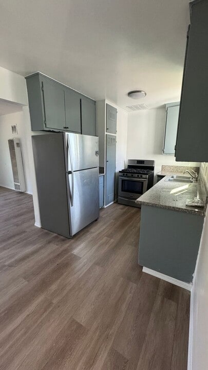 13222-13226 Maclay St in San Fernando, CA - Building Photo