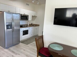 799 N San Carlos Dr, Unit QUAINT COTTAGE in Dewey, AZ - Foto de edificio - Building Photo