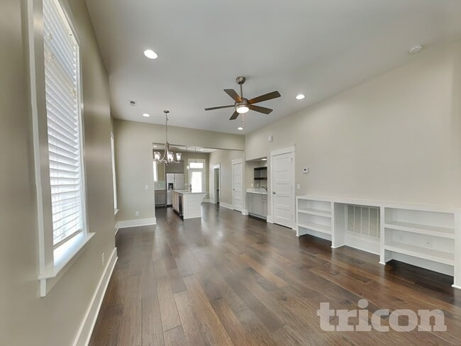 6817 Charlotte Pike in Nashville, TN - Building Photo - Building Photo