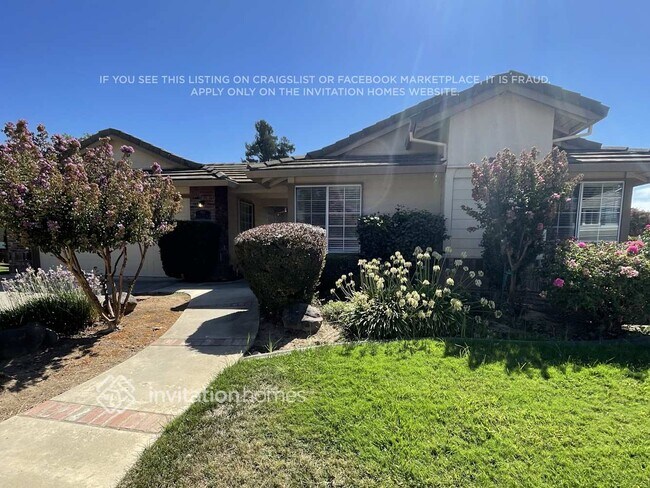 702 Canyon Creek Way in Galt, CA - Building Photo - Building Photo