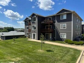 4705 Chadwick Rd, Unit Unit 3 in Cedar Falls, IA - Building Photo