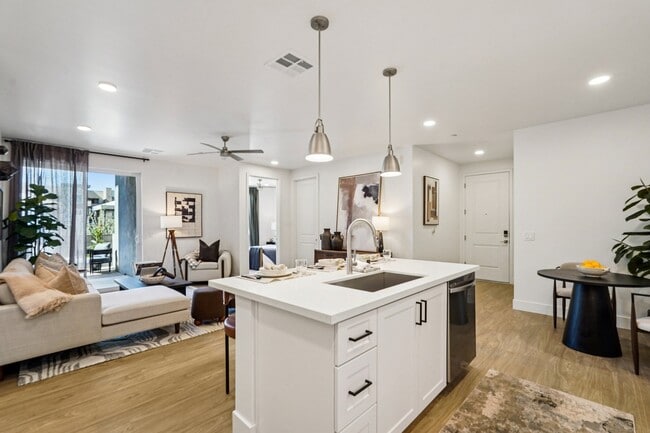 The Stately Avondale in Avondale, AZ - Foto de edificio - Building Photo