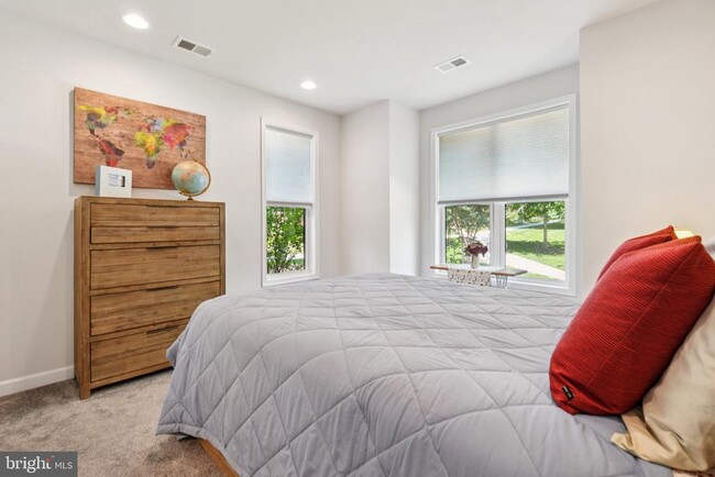 12258 Sessile Commons in Fairfax, VA - Building Photo - Building Photo