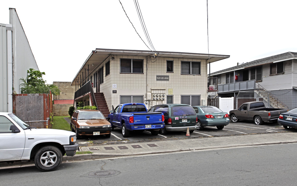 Ran Lee Arms in Kailua, HI - Foto de edificio