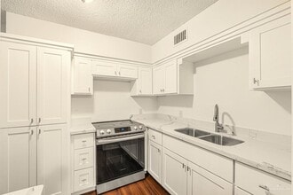1600 S Bridge Ave in Weslaco, TX - Building Photo - Building Photo