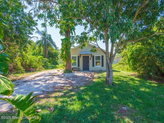 property at 1325 17th Pl SW
