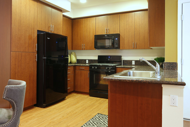 Pacific Landing Luxury Apartments in Murrieta, CA - Building Photo - Interior Photo