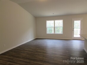 1385 Amberlight Circle in Salisbury, NC - Foto de edificio - Building Photo