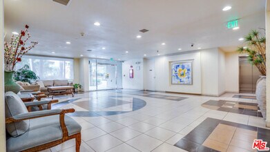 4100 Wilshire Blvd in Los Angeles, CA - Building Photo - Building Photo