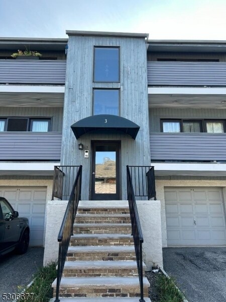 3 Domessina Ln in Caldwell, NJ - Building Photo