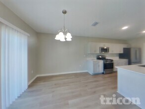 5475 Summer Sunset Dr in Apollo Beach, FL - Building Photo - Building Photo