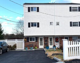 62 Elissa Ln in Yonkers, NY - Building Photo