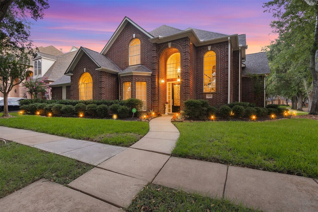 3402 Haywood Ct in Sugar Land, TX - Building Photo