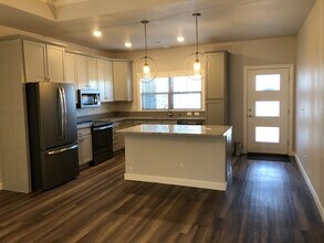 9730 Montclaire Dr in Lenexa, KS - Building Photo - Building Photo