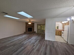 240 SE 2nd Ave in Crystal River, FL - Building Photo - Building Photo
