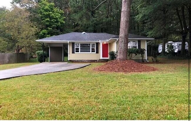 5901 Club Dr SE in Mableton, GA - Foto de edificio - Building Photo