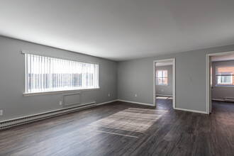 Main Place Apartments in New Britain, CT - Foto de edificio - Interior Photo