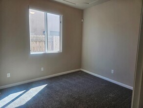 3762 Pontiac Ave in Clovis, CA - Building Photo - Building Photo