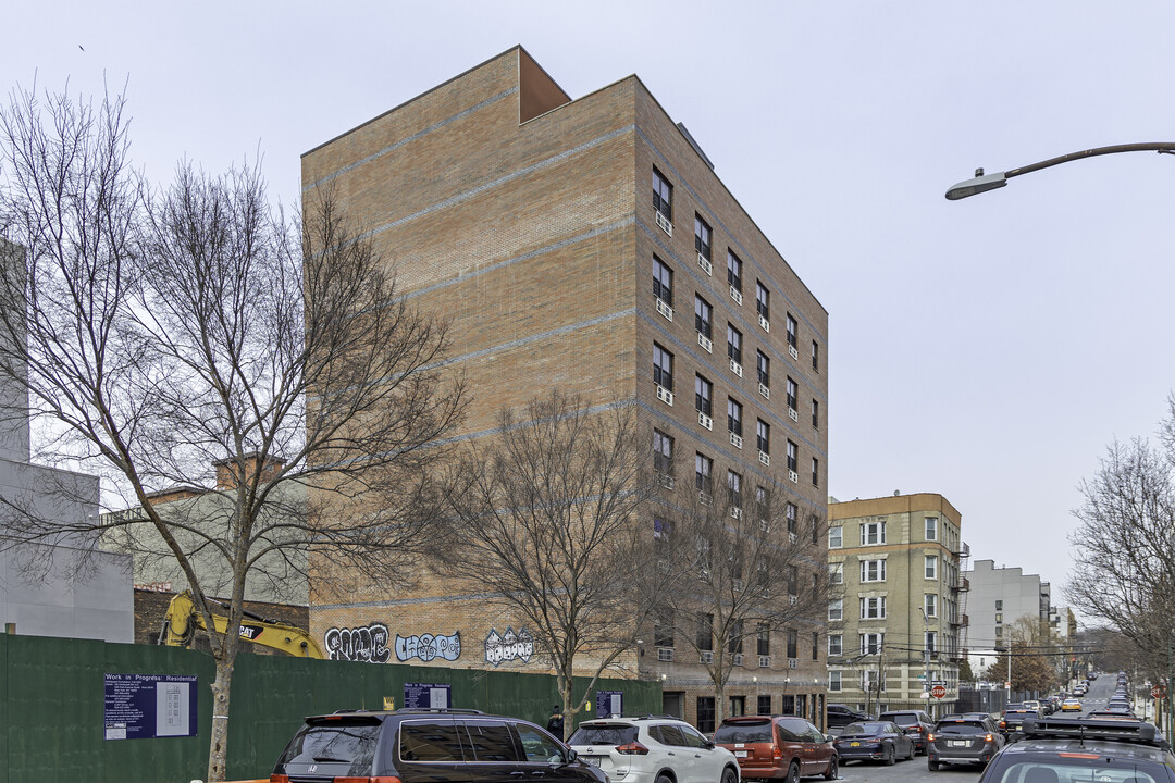 1985 Honeywell Ave in Bronx, NY - Building Photo