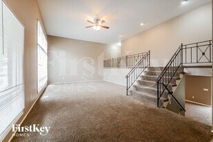 844 Townhouse Ln in Hazelwood, MO - Building Photo