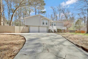 3102 Carmel Dr in Douglasville, GA - Building Photo