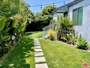 713 Vernon Ave in Los Angeles, CA - Building Photo - Building Photo