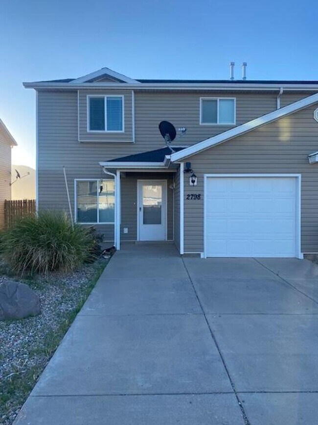 property at 2826 W Clark Pkwy N