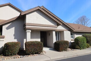 1201 Hearthstone Ln in Santa Maria, CA - Building Photo