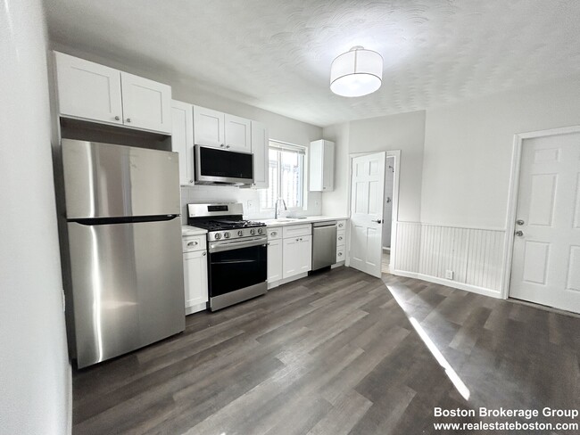 158 Cottage St, Unit #1