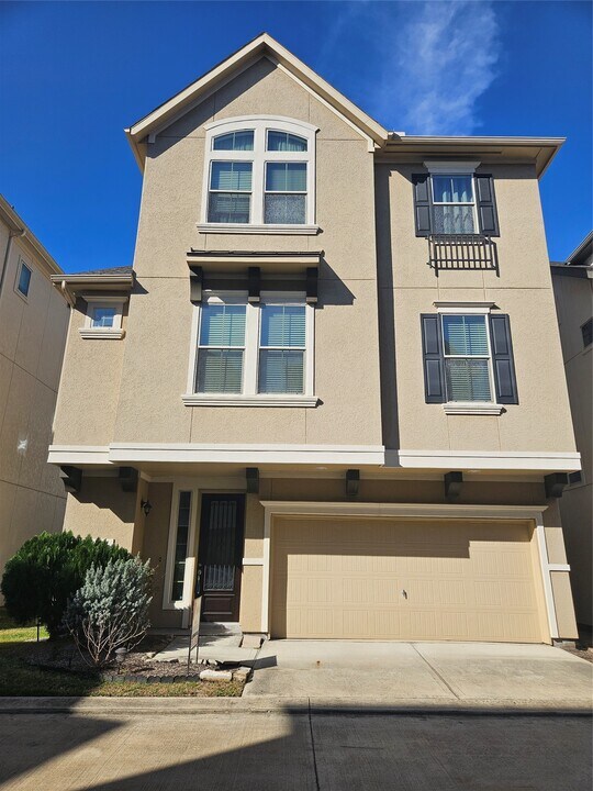 9610 Knights Station Dr in Houston, TX - Building Photo