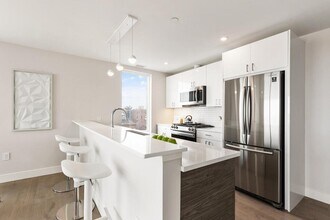352 Cambridge St, Unit 302 in Boston, MA - Building Photo - Building Photo